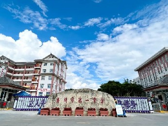 普洱市第一中學（云南省重點中學）——人臉識別智慧閘機通道項目