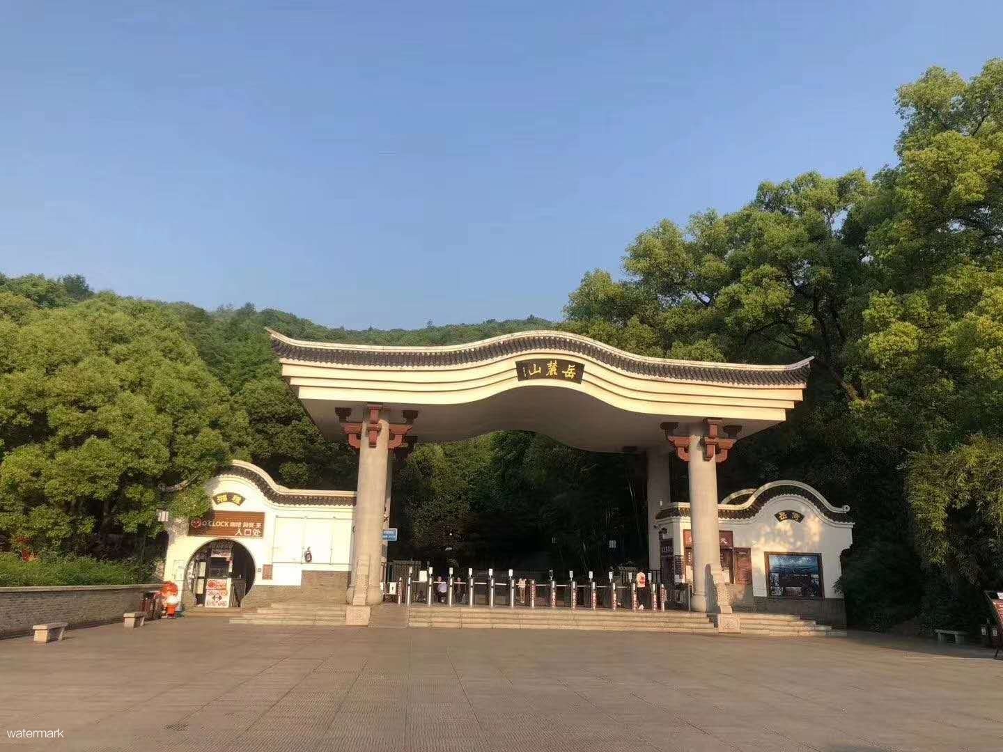 湖南景區(qū)票務(wù)閘機(jī)使用案例