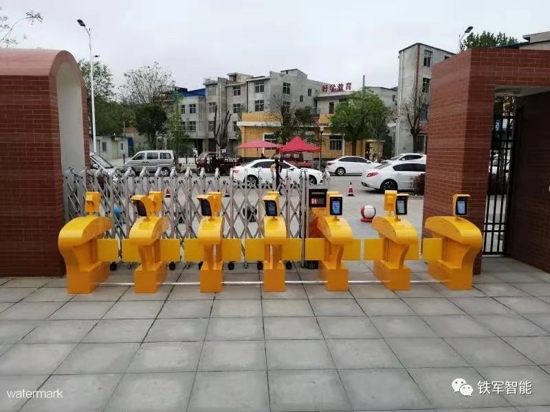 防疫期間幼兒園測溫人臉識別閘機-為祖國花朵保駕護航